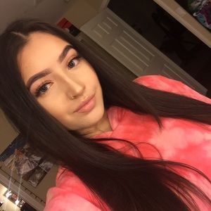 Meet your Posher, Cynthia